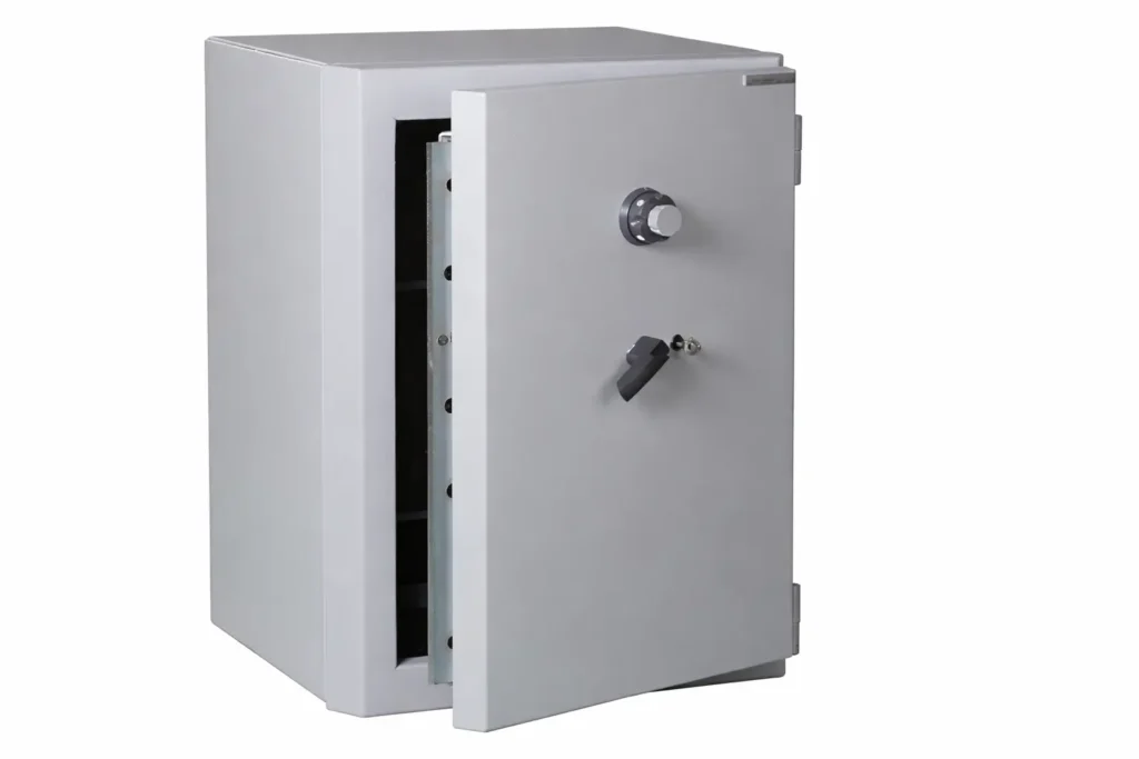 caja fuerte fichet con puerta abierta